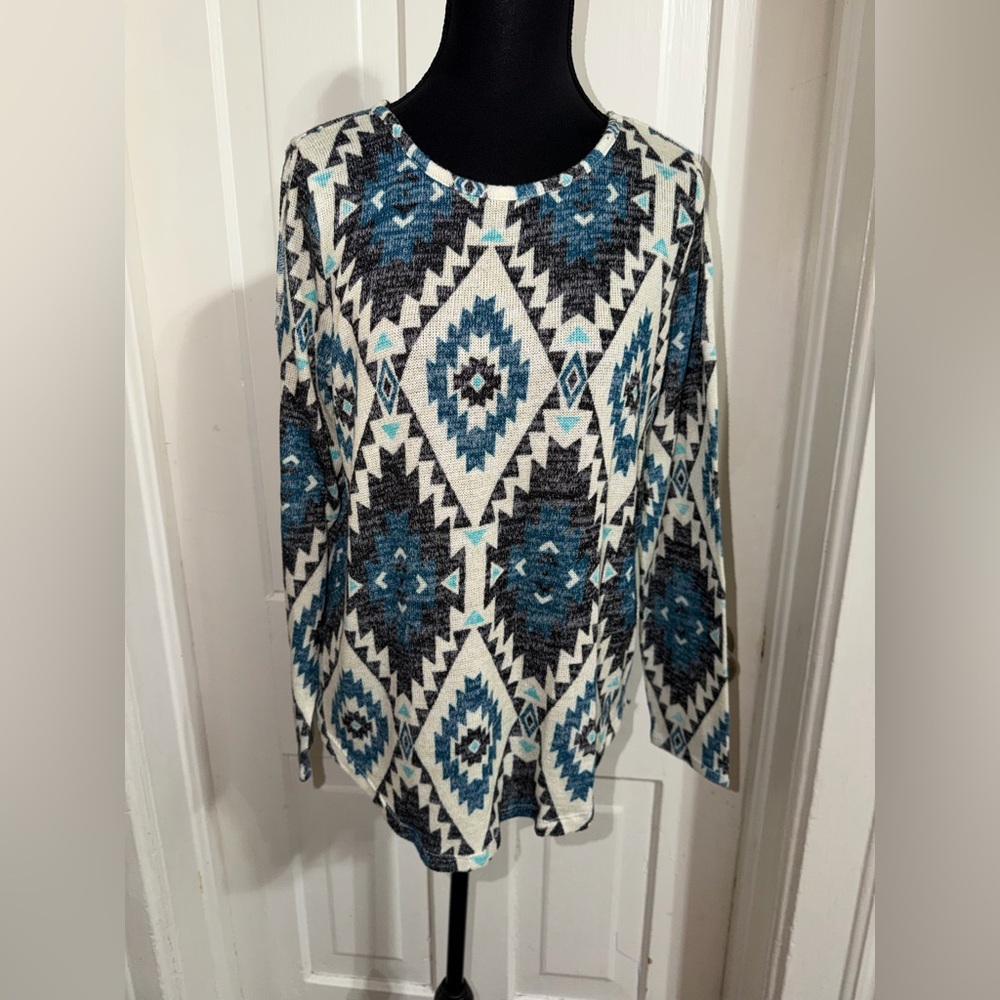Women's size 18, 18/20 Justice Blue and Black Geometric Long Sleeve Top shirt